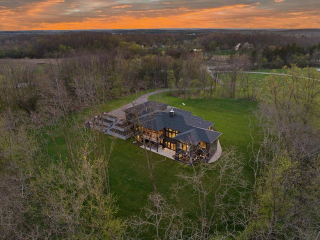 815 N English Settlement AVENUE, Burlington, WI 53105