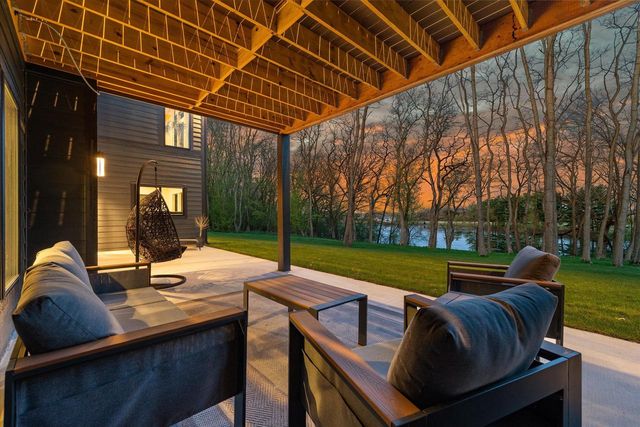 815 N English Settlement AVENUE, Burlington, WI 53105