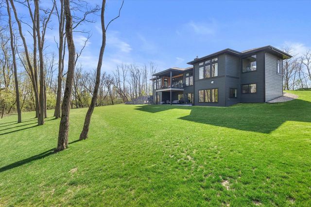 815 N English Settlement AVENUE, Burlington, WI 53105
