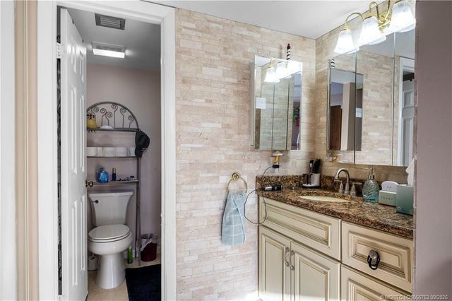 3540 Whitehall Drive 306, West Palm Beach, FL 33401