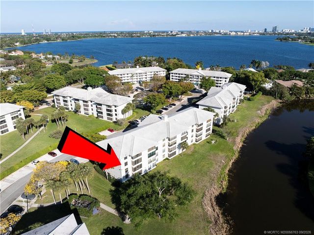 3540 Whitehall Drive 306, West Palm Beach, FL 33401
