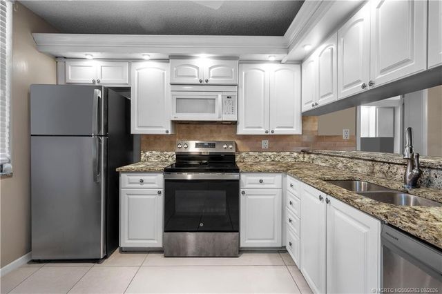 3540 Whitehall Drive 306, West Palm Beach, FL 33401