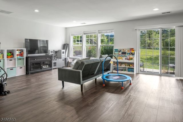 6 Alexanders Rd, Allamuchy Twp., NJ 07840