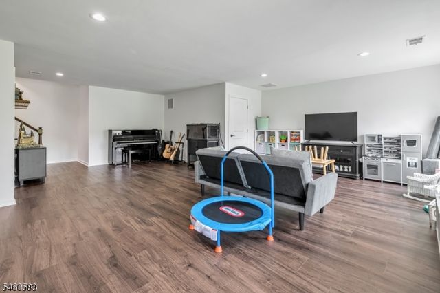 6 Alexanders Rd, Allamuchy Twp., NJ 07840