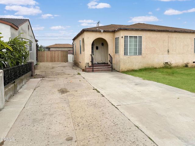 945 S E Street, Oxnard, CA 93030