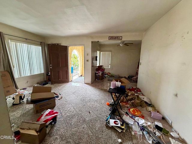 945 S E Street, Oxnard, CA 93030