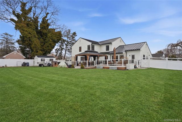 4 Teal Crescent, Great River, NY 11739