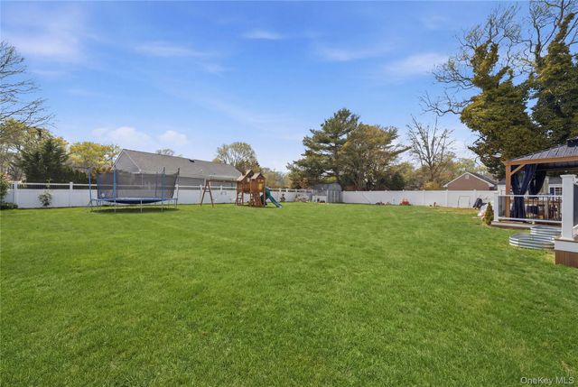 4 Teal Crescent, Great River, NY 11739