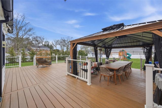 4 Teal Crescent, Great River, NY 11739