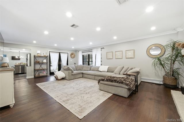 4 Teal Crescent, Great River, NY 11739