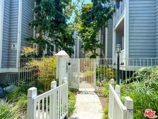 8505 Gulana Avenue 4206, Los Angeles, CA 90293