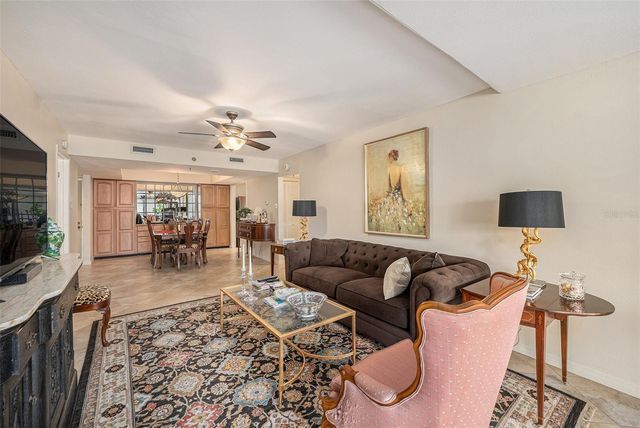3211 W SWANN AVENUE 210, Tampa, FL 33609