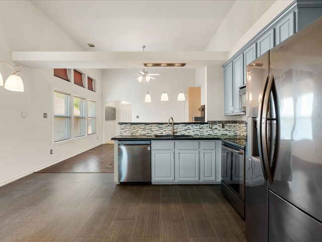 9008 WildRose Lane, Aubrey, TX 76227