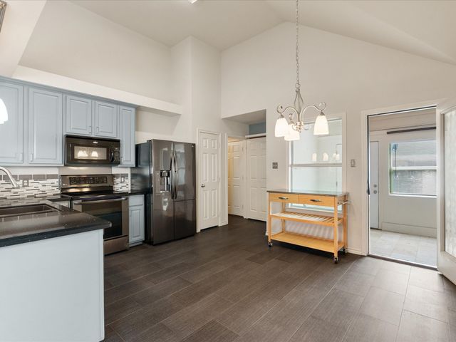 9008 WildRose Lane, Aubrey, TX 76227