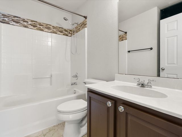 9008 WildRose Lane, Aubrey, TX 76227