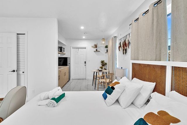 1941 Washington St 3, Hollywood, FL 33020