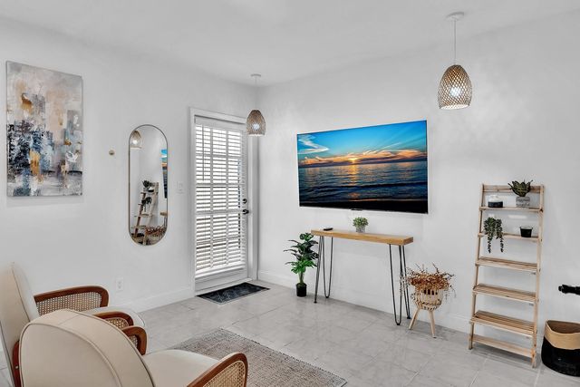 1941 Washington St 3, Hollywood, FL 33020