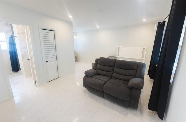 1941 Washington St 3, Hollywood, FL 33020