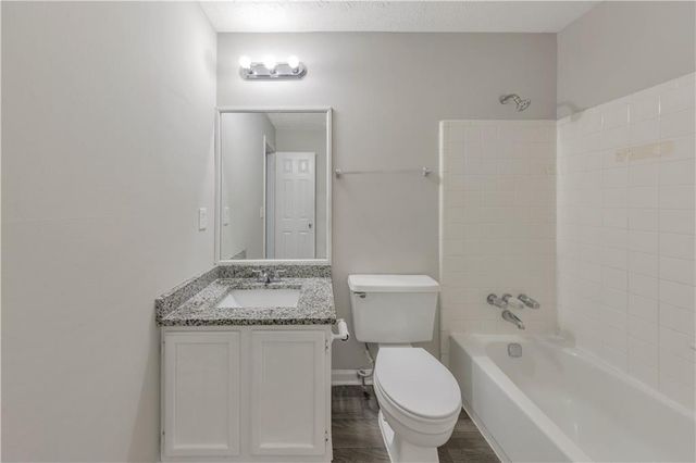1008 Huntington Trace SE, Smyrna, GA 30082