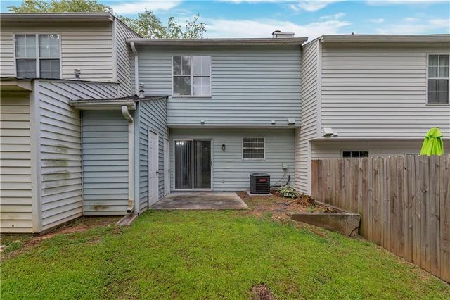 1008 Huntington Trace SE, Smyrna, GA 30082