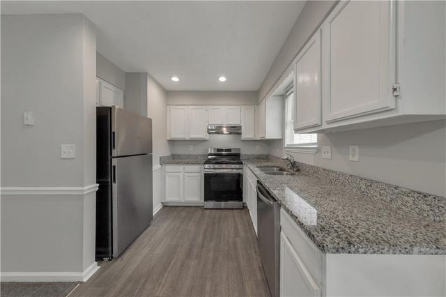 1008 Huntington Trace SE, Smyrna, GA 30082