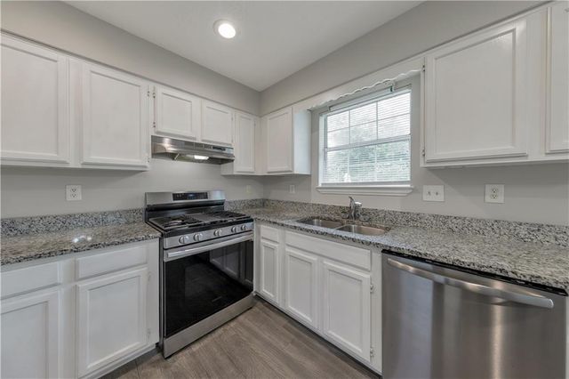 1008 Huntington Trace SE, Smyrna, GA 30082