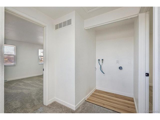 21 S Newland Ct, Lakewood, CO 80226