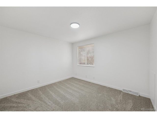 21 S Newland Ct, Lakewood, CO 80226