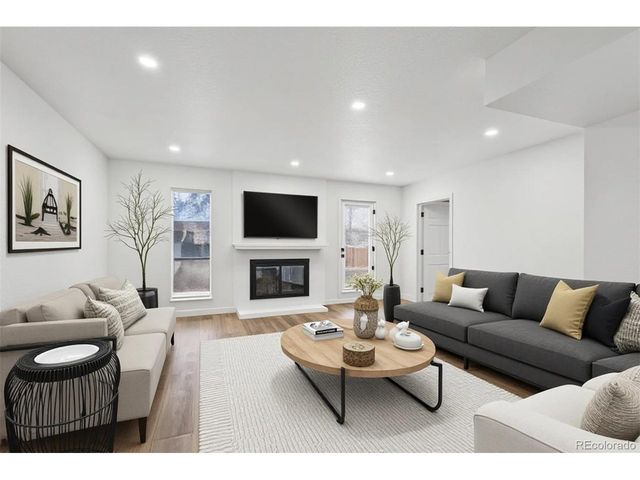 21 S Newland Ct, Lakewood, CO 80226