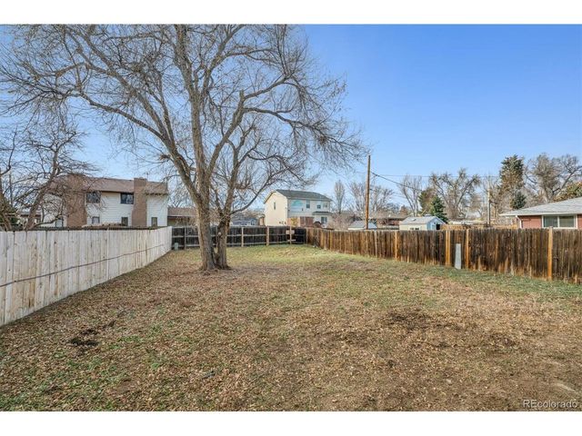 21 S Newland Ct, Lakewood, CO 80226