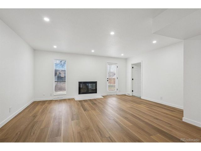 21 S Newland Ct, Lakewood, CO 80226