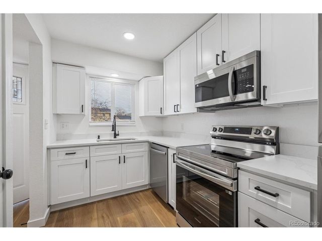 21 S Newland Ct, Lakewood, CO 80226