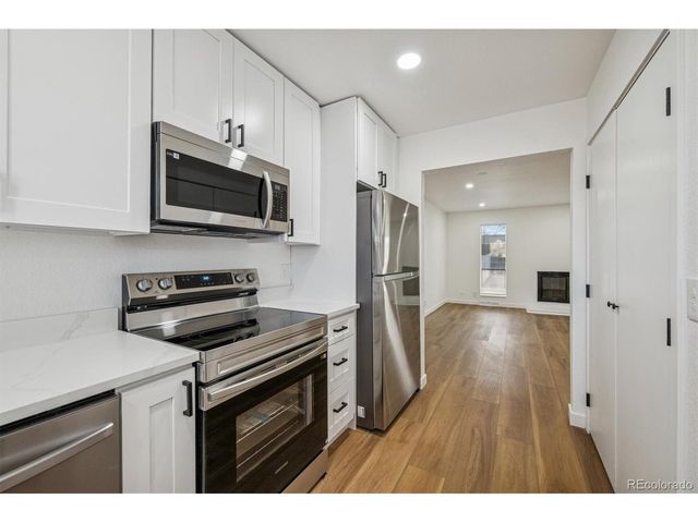 21 S Newland Ct, Lakewood, CO 80226