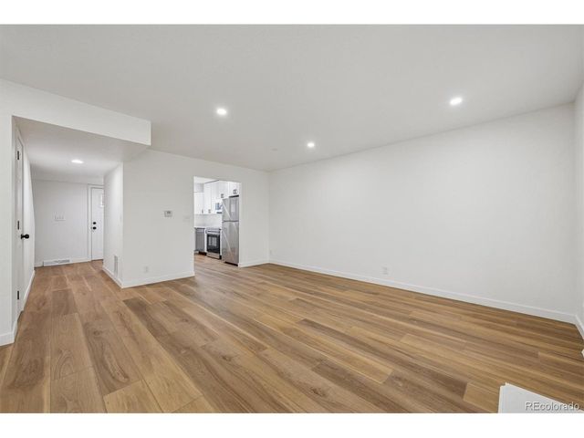 21 S Newland Ct, Lakewood, CO 80226