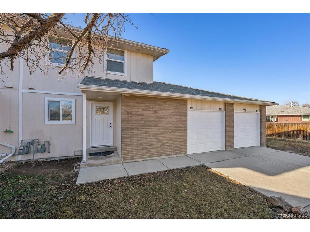 21 S Newland Ct, Lakewood, CO 80226
