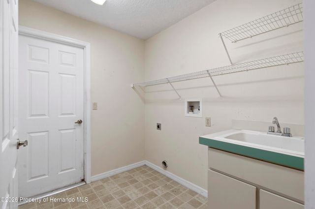 10358 Ireland Street, Weeki Wachee, FL 34614