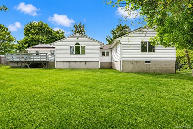 24 Walnut Street, Chester, NY 10918