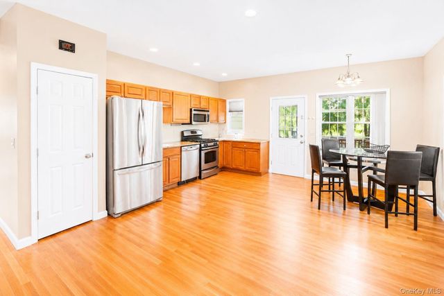 24 Walnut Street, Chester, NY 10918