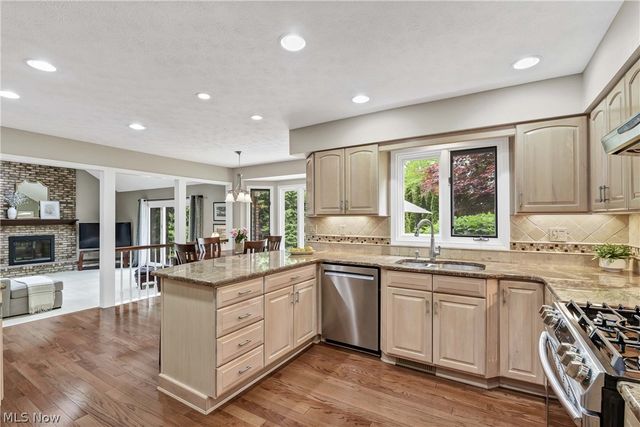 25832 Briarwood Court, Westlake, OH 44145