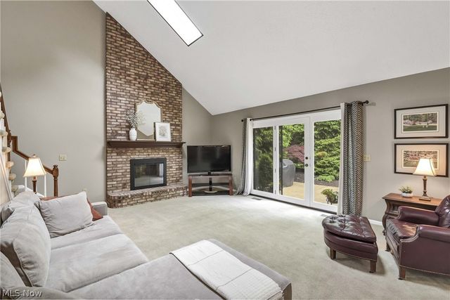 25832 Briarwood Court, Westlake, OH 44145