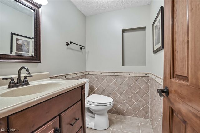 25832 Briarwood Court, Westlake, OH 44145