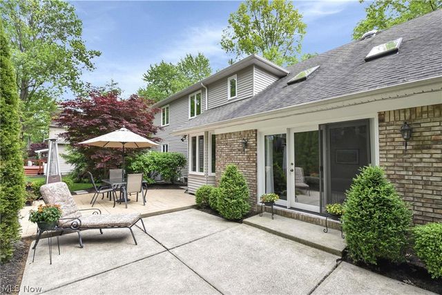 25832 Briarwood Court, Westlake, OH 44145