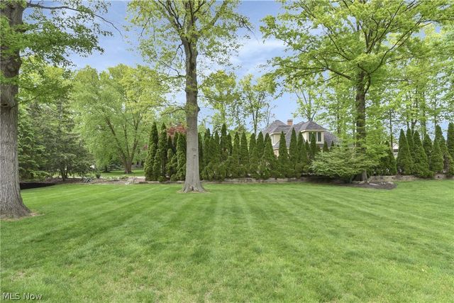 25832 Briarwood Court, Westlake, OH 44145