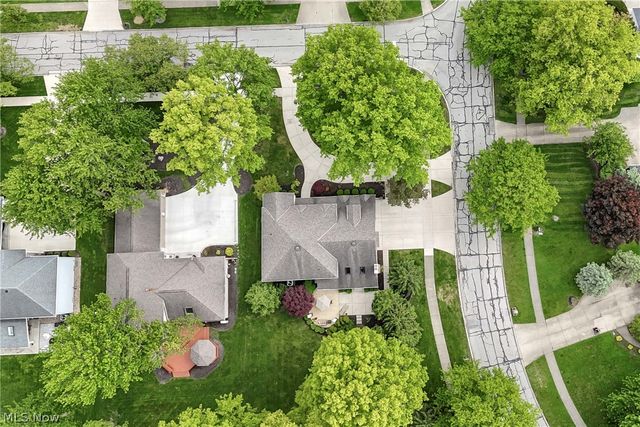25832 Briarwood Court, Westlake, OH 44145