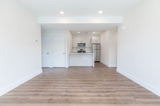 843 Columbia 3, Boston, MA 02125