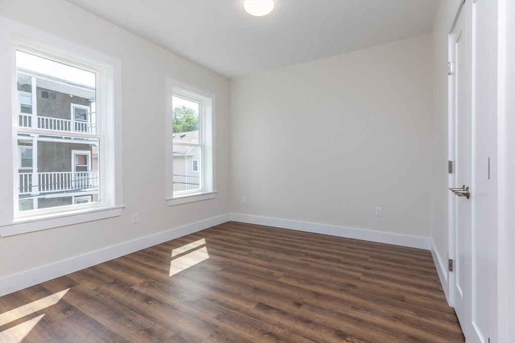 843 Columbia 3, Boston, MA 02125