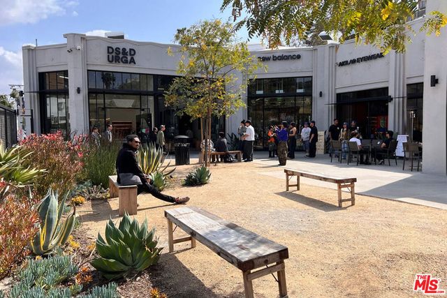 2266 W Earl Street, Los Angeles, CA 90039