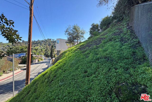 2266 W Earl Street, Los Angeles, CA 90039