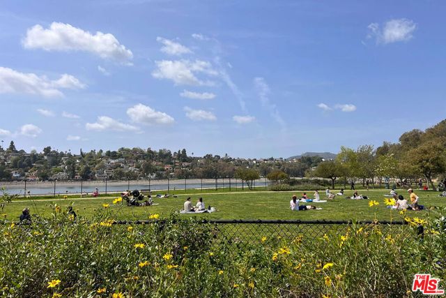 2266 W Earl Street, Los Angeles, CA 90039