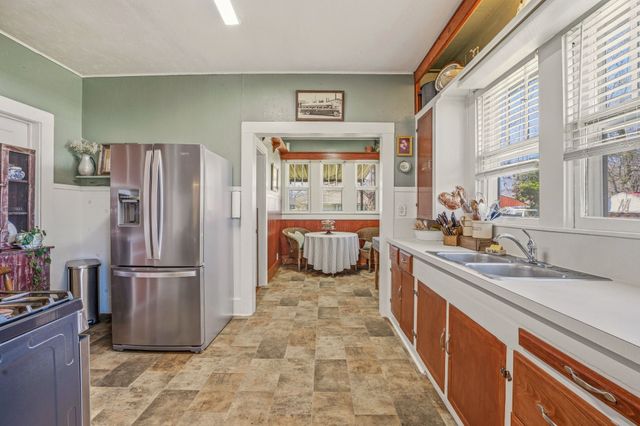 724 S Texas Street, De Leon, TX 76444